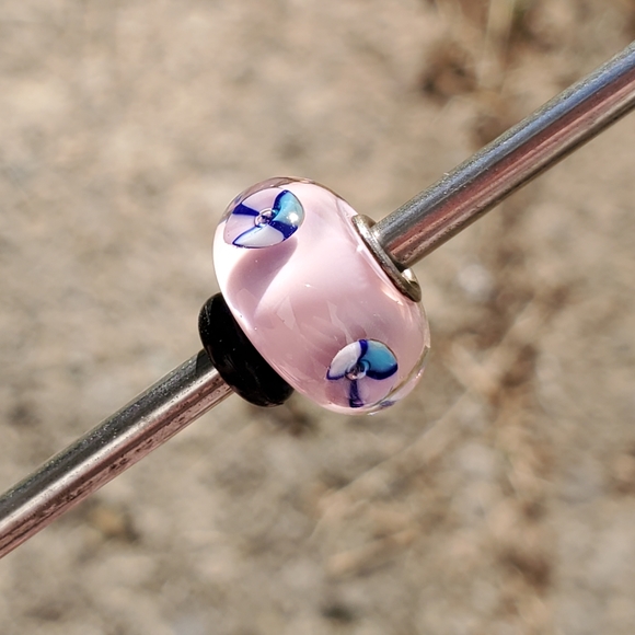Trollbeads Pink Bead TGLBE-10025 - Picture 6 of 6